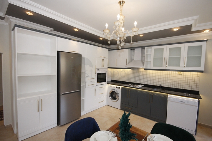 Трехкомнатная квартира с мебелью