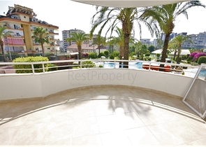 Трехкомнатная квартира с мебелью