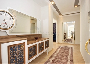 Трехкомнатная квартира с мебелью