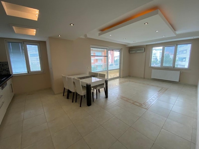 Трехкомнатная квартира в районе Тосмур