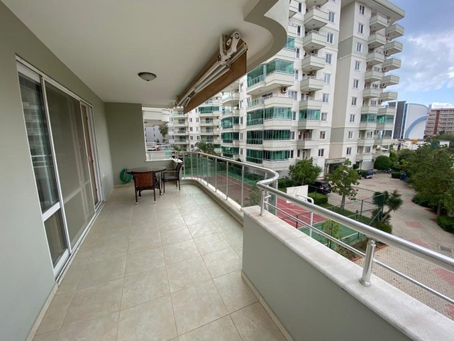 Трехкомнатная квартира в районе Тосмур