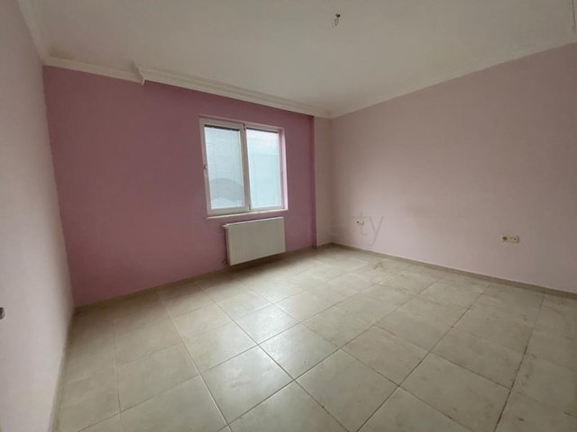 Трехкомнатная квартира в районе Тосмур