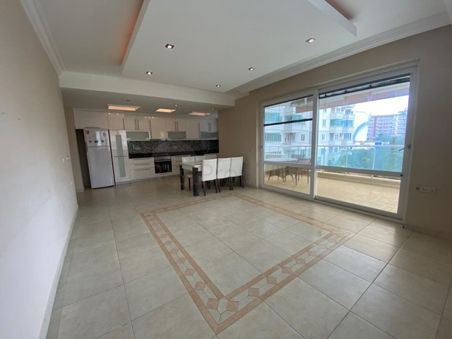 Трехкомнатная квартира в районе Тосмур