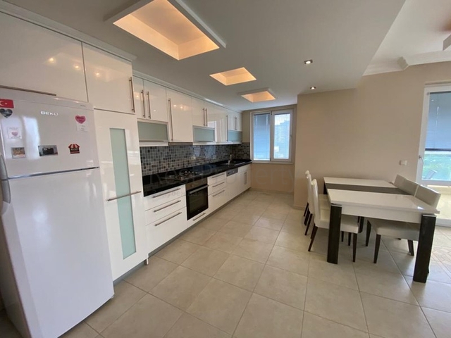 Трехкомнатная квартира в районе Тосмур