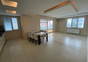 Трехкомнатная квартира в районе Тосмур