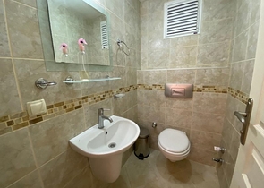 Трехкомнатная квартира в районе Тосмур