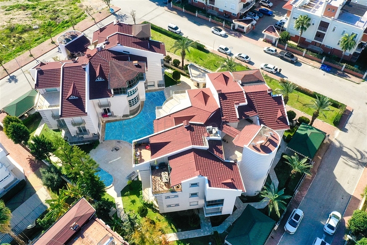 Пентхаус с 4 спальнями в 200 метрах от пляжей Коньяалты