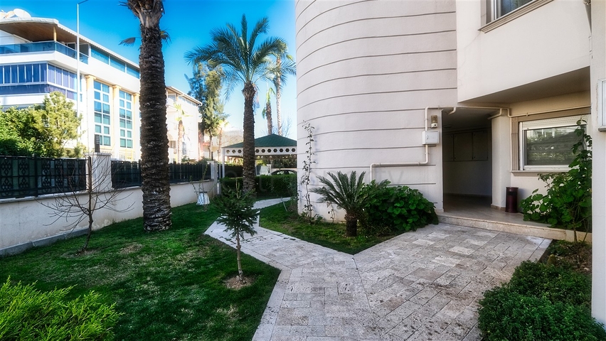 Пентхаус с 4 спальнями в 200 метрах от пляжей Коньяалты