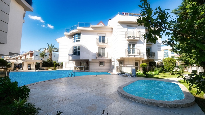 Пентхаус с 4 спальнями в 200 метрах от пляжей Коньяалты