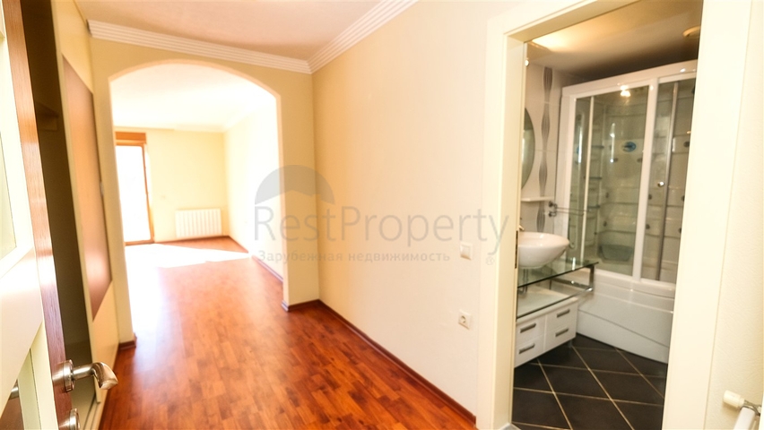 Пентхаус с 4 спальнями в 200 метрах от пляжей Коньяалты