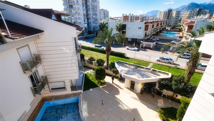 Пентхаус с 4 спальнями в 200 метрах от пляжей Коньяалты