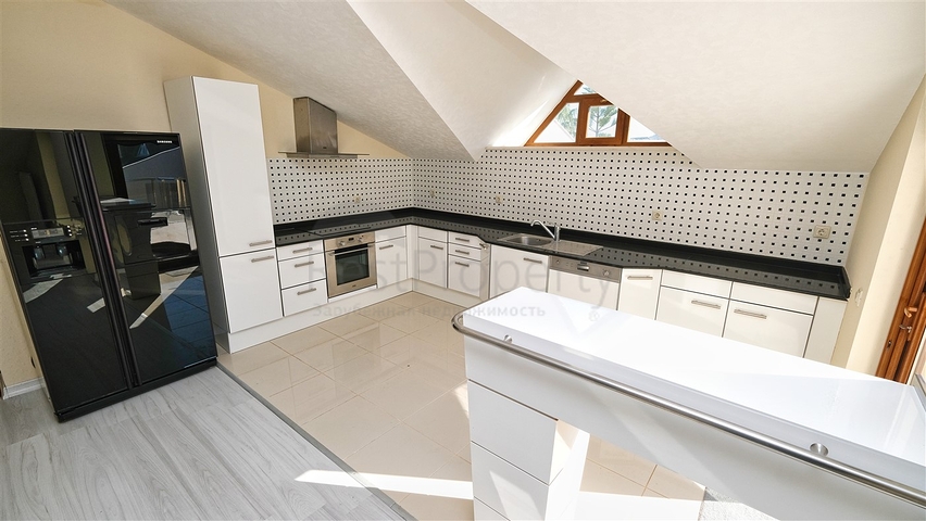 Пентхаус с 4 спальнями в 200 метрах от пляжей Коньяалты