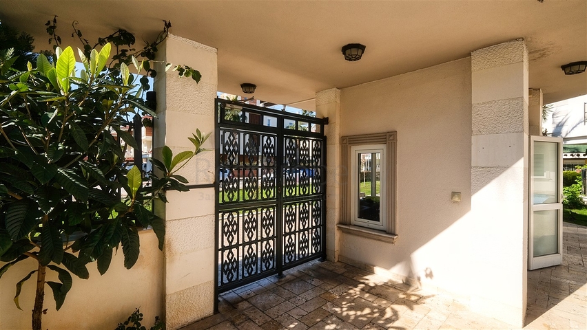 Пентхаус с 4 спальнями в 200 метрах от пляжей Коньяалты