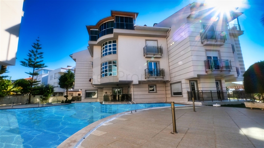 Пентхаус с 4 спальнями в 200 метрах от пляжей Коньяалты