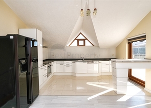 Пентхаус с 4 спальнями в 200 метрах от пляжей Коньяалты