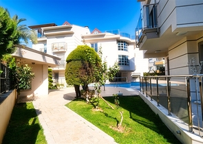 Пентхаус с 4 спальнями в 200 метрах от пляжей Коньяалты