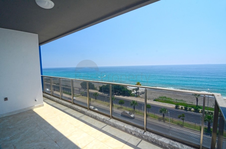 Трехкомнатная квартира с видом на море