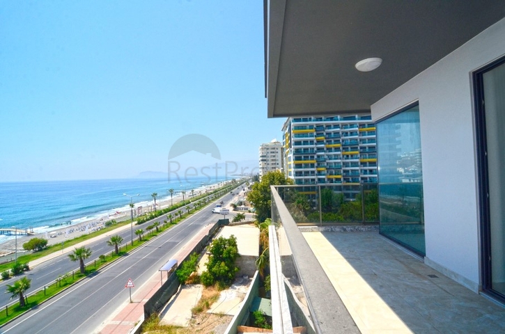 Трехкомнатная квартира с видом на море