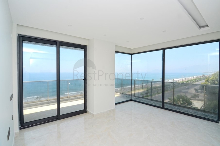 Трехкомнатная квартира с видом на море