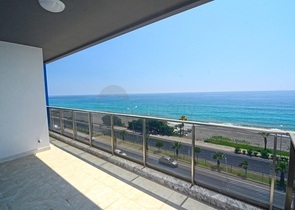 Трехкомнатная квартира с видом на море