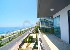 Трехкомнатная квартира с видом на море
