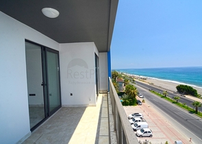 Трехкомнатная квартира с видом на море