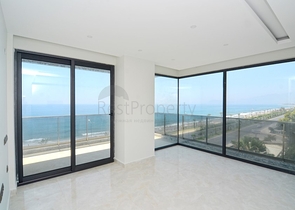 Трехкомнатная квартира с видом на море