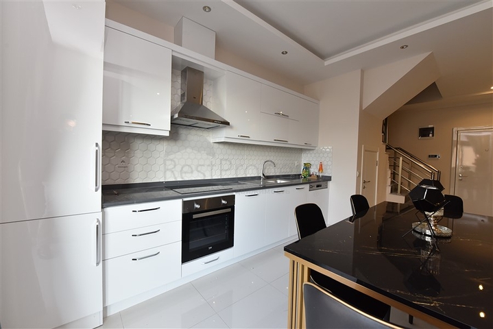 Меблированный пентхаус планировки 2+1