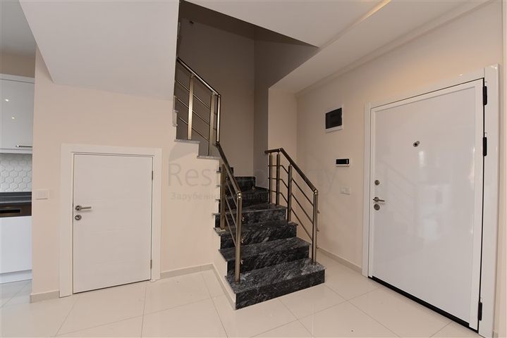 Меблированный пентхаус планировки 2+1