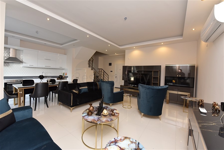 Меблированный пентхаус планировки 2+1