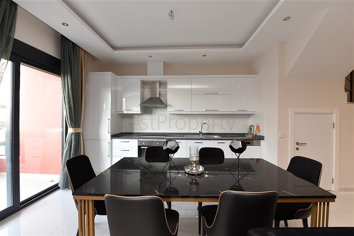 Меблированный пентхаус планировки 2+1