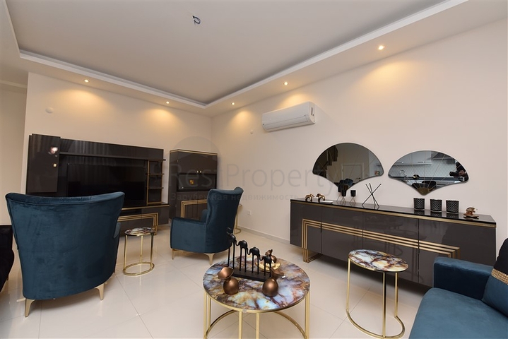 Меблированный пентхаус планировки 2+1