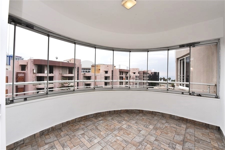 Трехкомнатная квартира в районе Тосмур