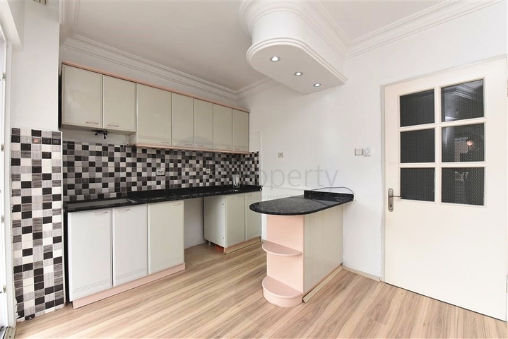 Трехкомнатная квартира в районе Тосмур