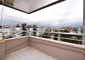 Трехкомнатная квартира в районе Тосмур