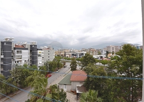 Трехкомнатная квартира в районе Тосмур