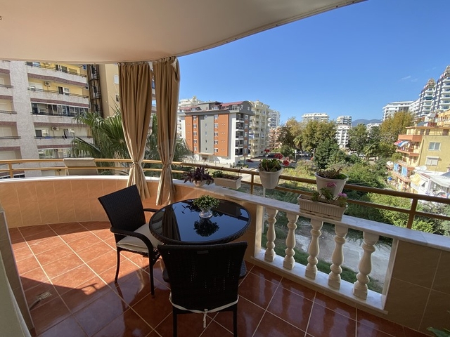 Трехкомнатная квартира в Махмутларе