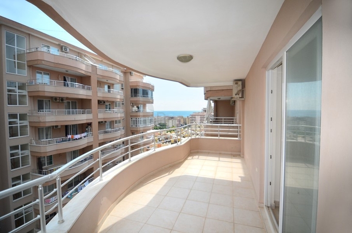 Пентхаус планировки 4+1 в районе Махмутлар