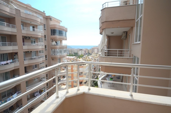 Пентхаус планировки 4+1 в районе Махмутлар