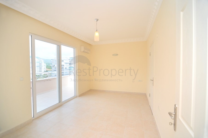 Пентхаус планировки 4+1 в районе Махмутлар