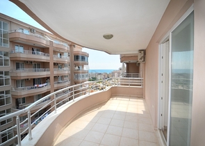 Пентхаус планировки 4+1 в районе Махмутлар