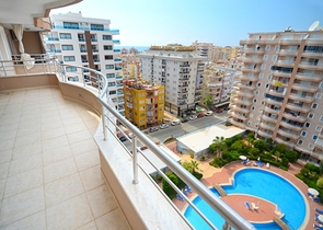 Пентхаус планировки 4+1 в районе Махмутлар