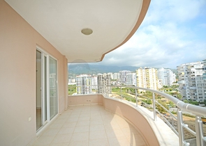 Пентхаус планировки 4+1 в районе Махмутлар