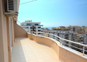 Пентхаус планировки 4+1 в районе Махмутлар