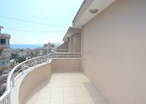 Пентхаус планировки 4+1 в районе Махмутлар