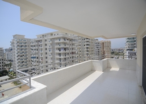 Трехкомнатная квартира в районе Махмутлар