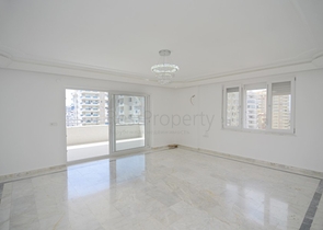 Трехкомнатная квартира в районе Махмутлар