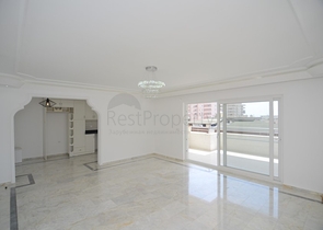 Трехкомнатная квартира в районе Махмутлар