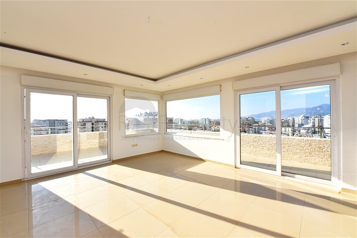 Пентхаус планировки 3+1 в районе Махмутлар