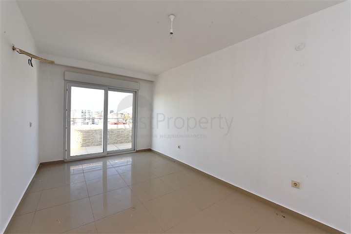 Пентхаус планировки 3+1 в районе Махмутлар